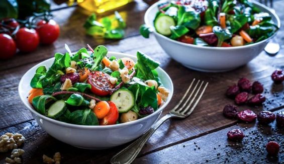 Star-Medizinerin klärt auf: Was Sie essen müssen, um gesunde Haut zu bekommen